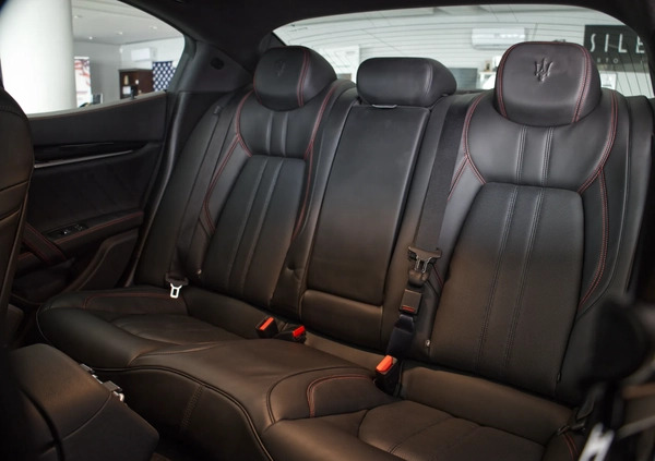 Maserati Ghibli cena 319900 przebieg: 33647, rok produkcji 2019 z Krynica-Zdrój małe 529